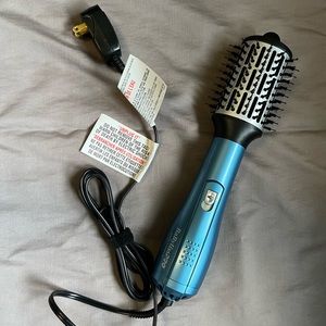 BaByliss Pro hairdryer, and hot air brush. Brand new.